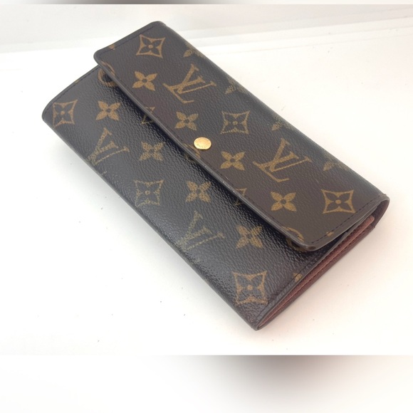 Very good condition Authentic Louis Vuitton Monogram Sarah Wallet 10 card slots - Picture 12 of 16